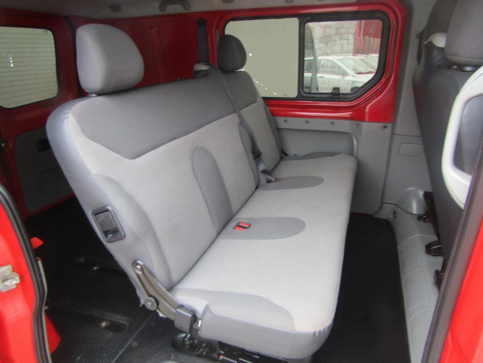 Renault Trafic 2.0dCi  6míst