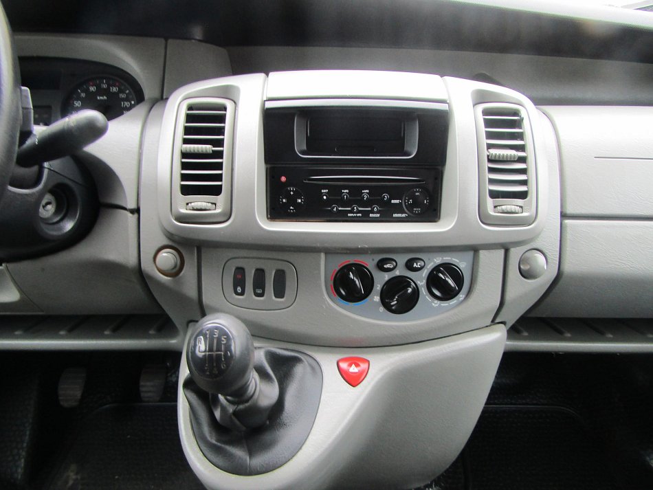 Renault Trafic 2.0dCi  6míst