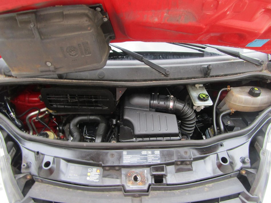 Renault Trafic 2.0dCi  6míst