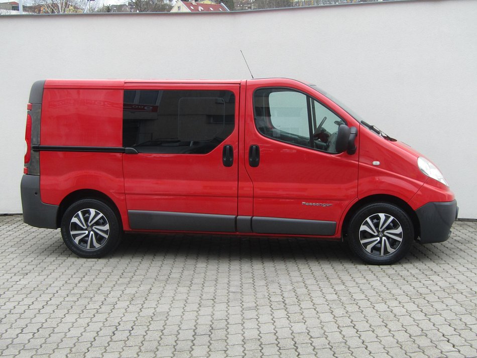 Renault Trafic 2.0dCi  6míst