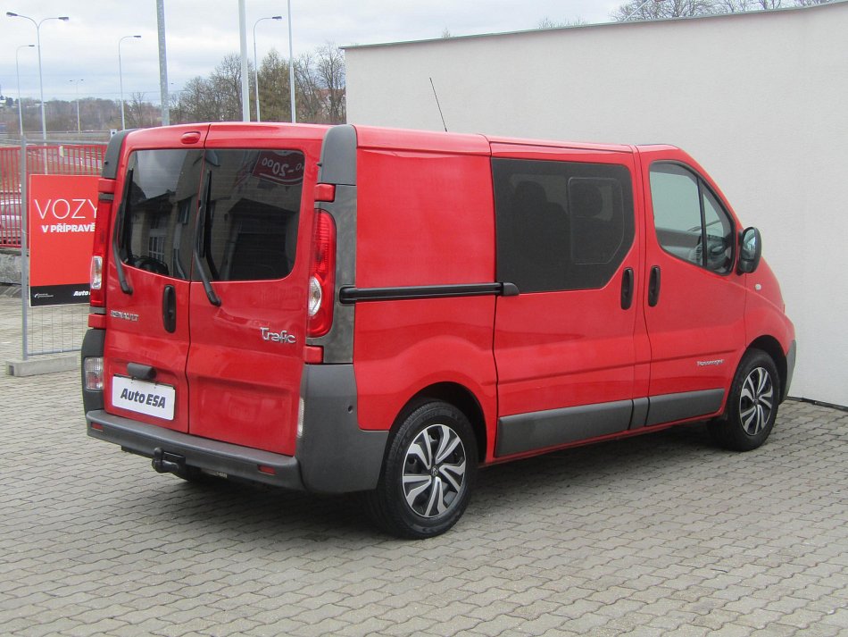 Renault Trafic 2.0dCi  6míst