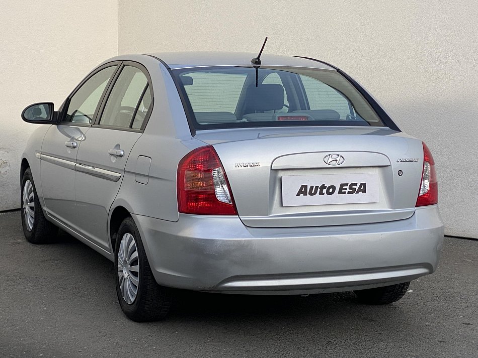 Hyundai Accent 1.4 i 