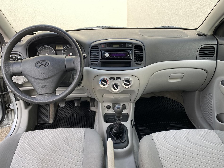 Hyundai Accent 1.4 i 