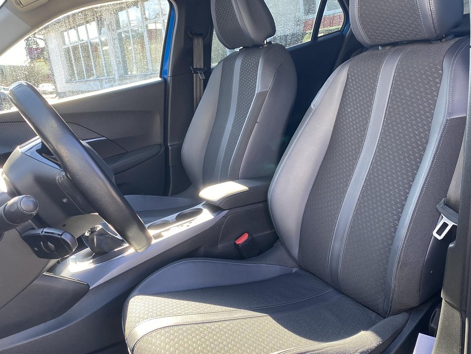 Peugeot 2008 1.2PT Allure