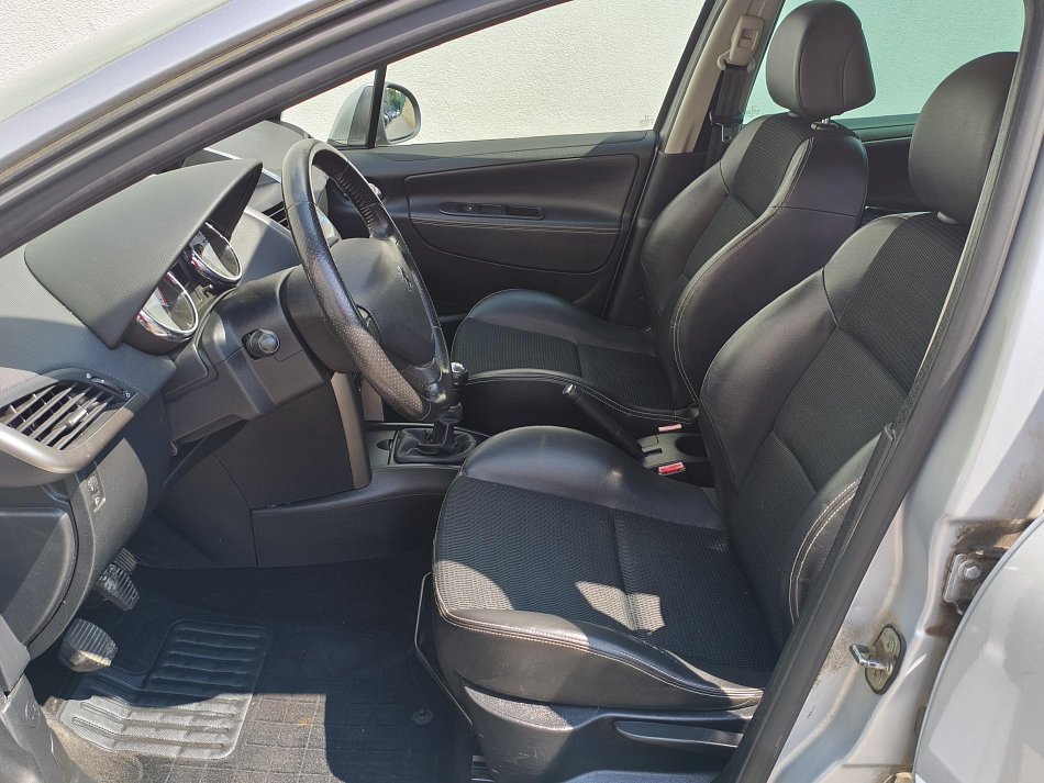 Peugeot 207 1.6 i Outdoor SW