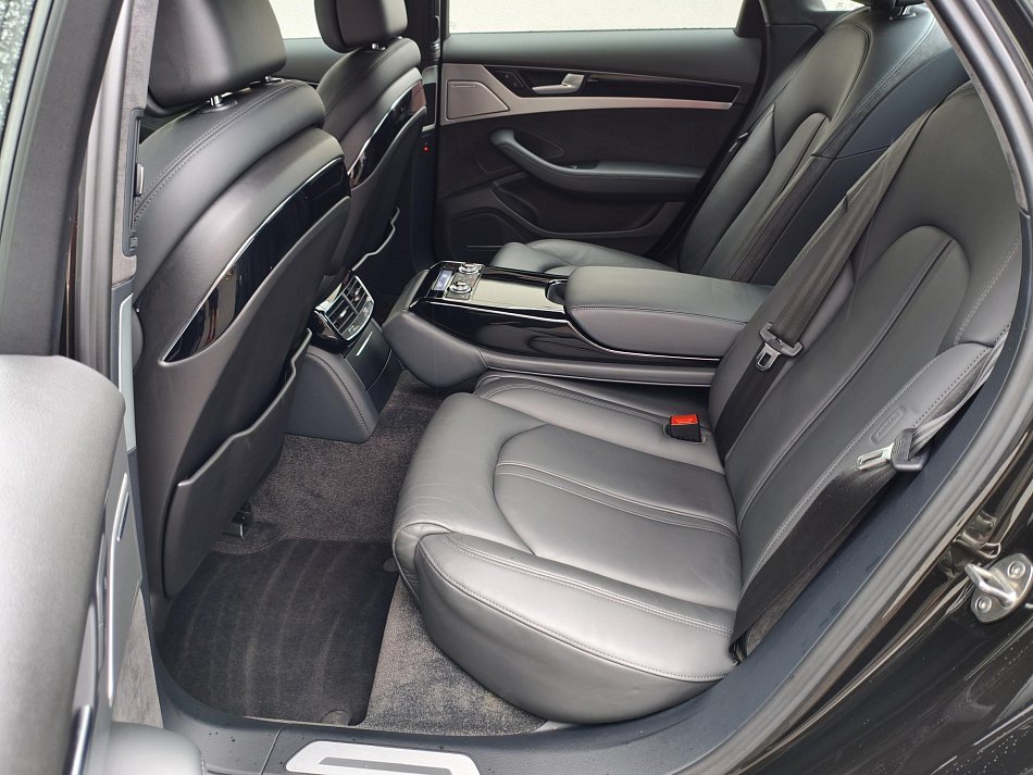 Audi A8 3.0 TDi  Quattro