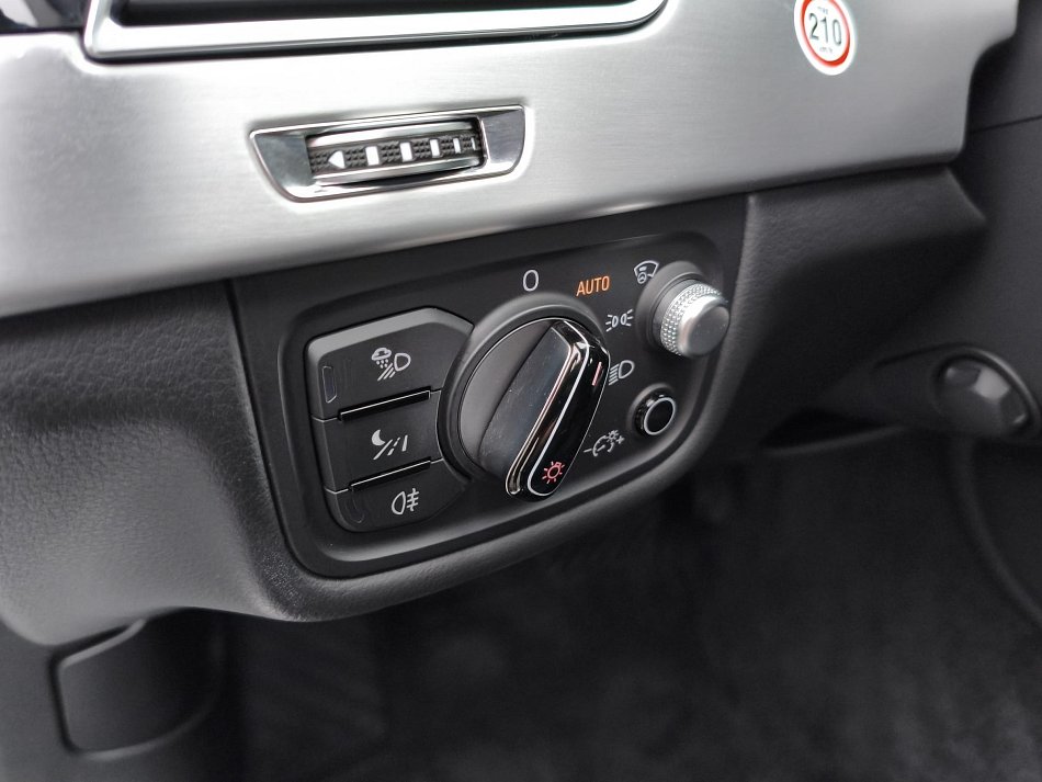Audi A8 3.0 TDi  Quattro