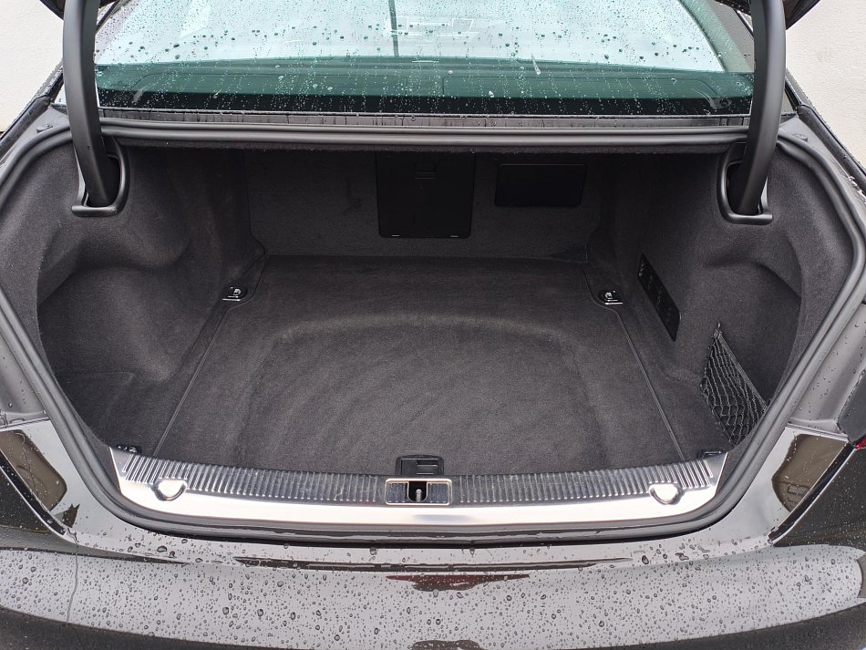 Audi A8 3.0 TDi  Quattro