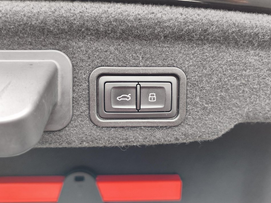 Audi A8 3.0 TDi  Quattro