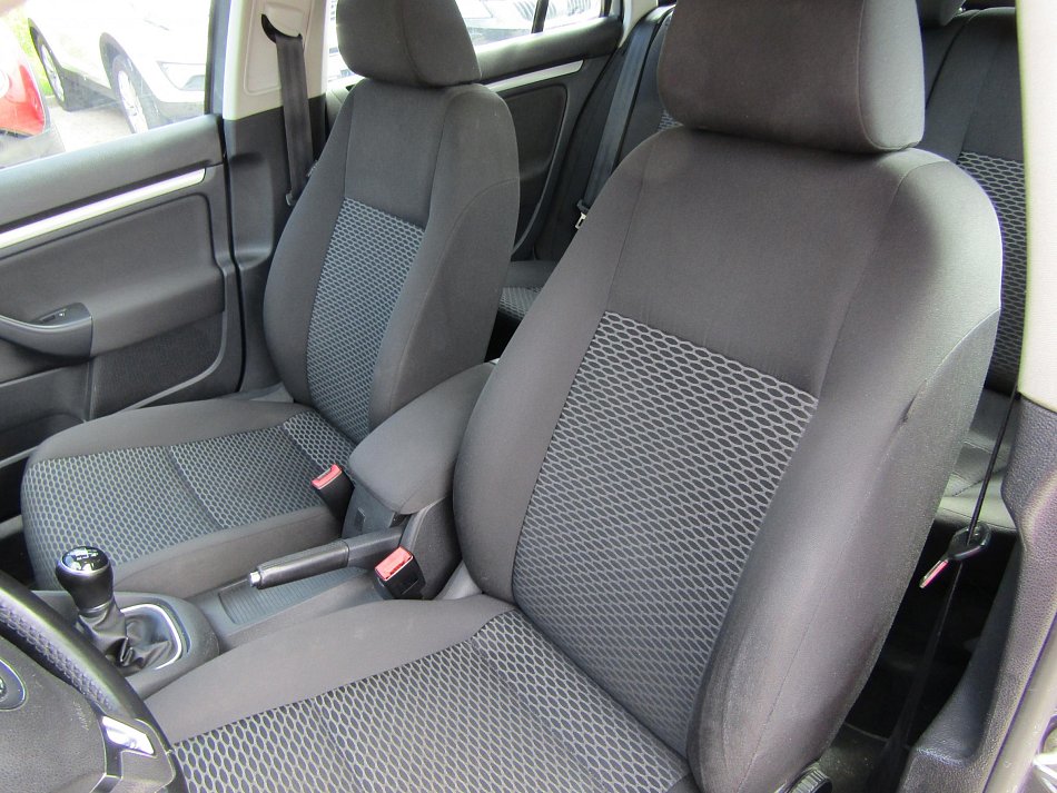 Volkswagen Golf 1.6 TDi  VI