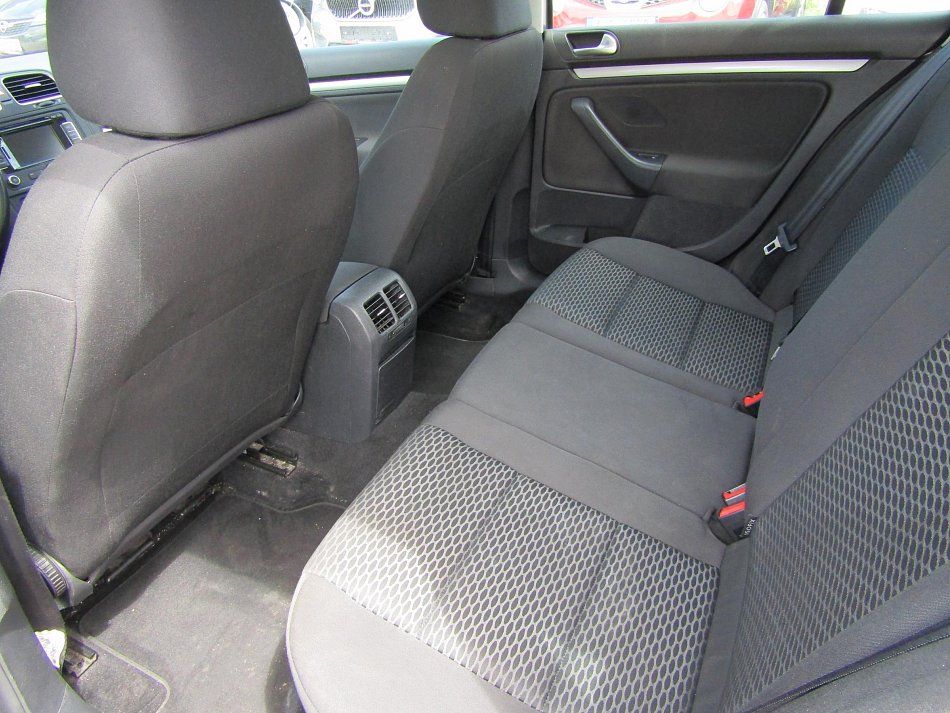 Volkswagen Golf 1.6 TDi  VI