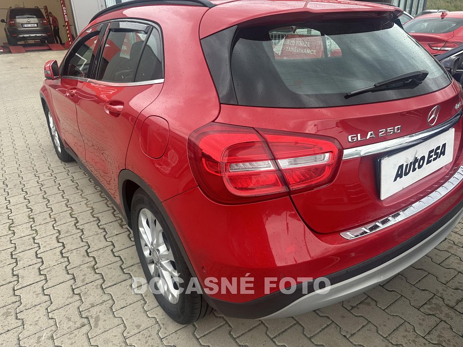 Mercedes-Benz GLA 2.0T 