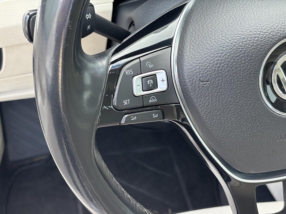 Volkswagen Passat 1.6 