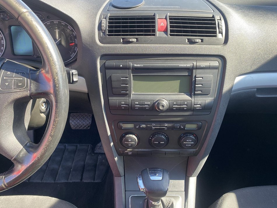 Škoda Octavia II 1.6 FSi 