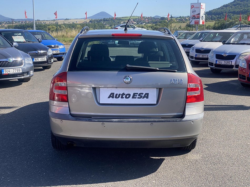 Škoda Octavia II 1.6 FSi 