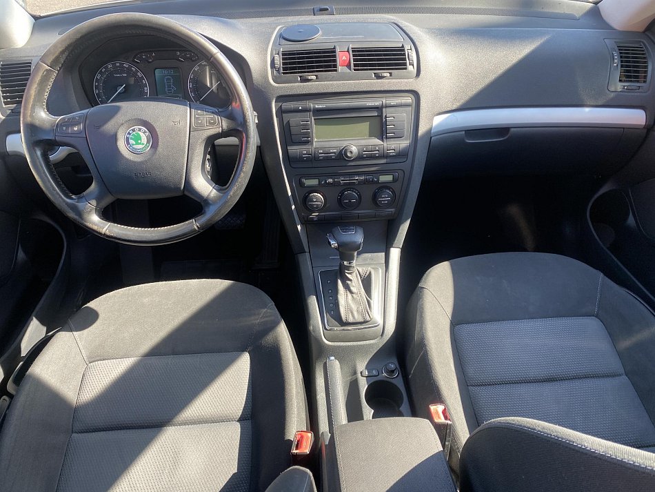 Škoda Octavia II 1.6 FSi 