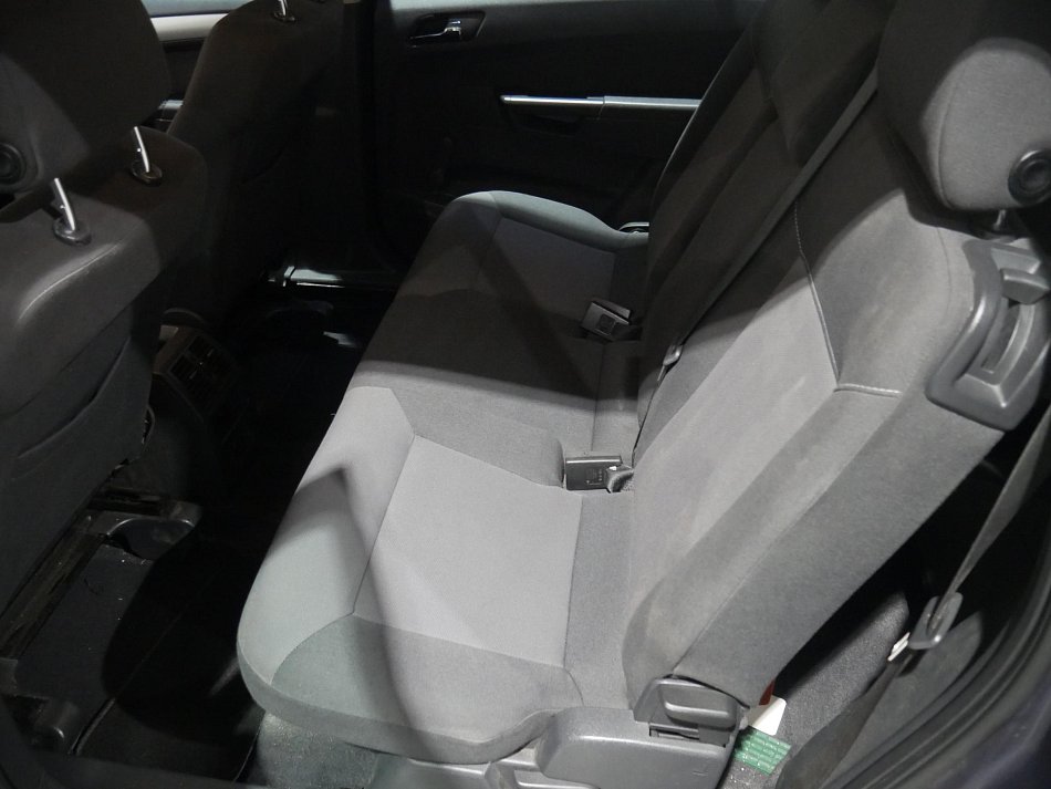 Opel Zafira 1.8 16V  7míst