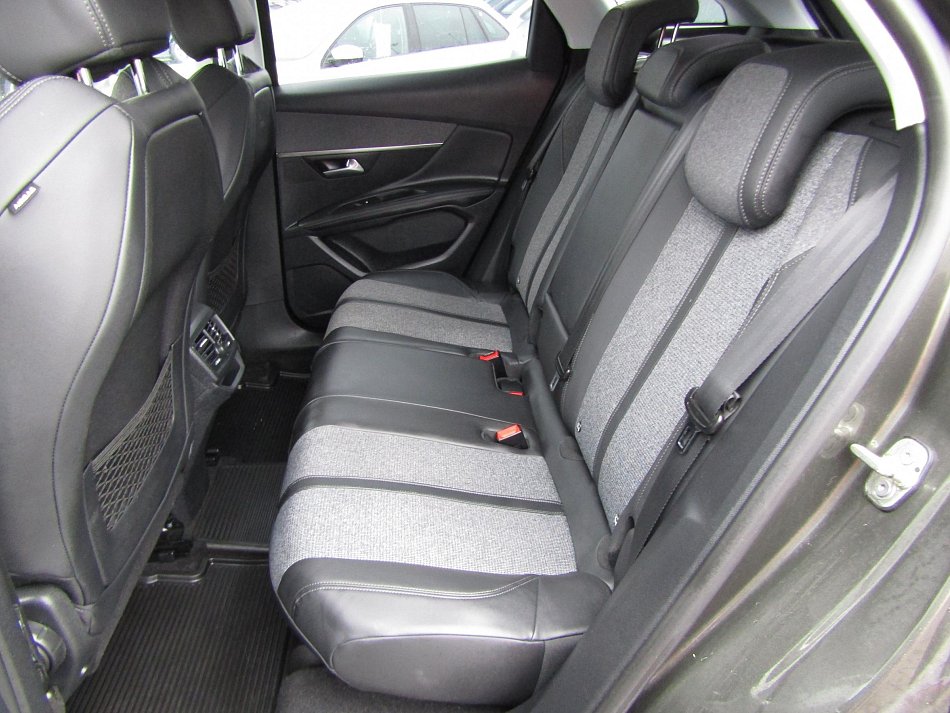 Peugeot 3008 1.2PT Allure