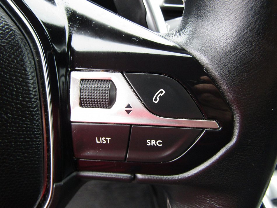 Peugeot 3008 1.2PT Allure