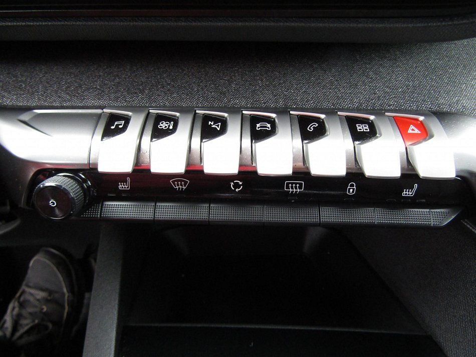 Peugeot 3008 1.2PT Allure