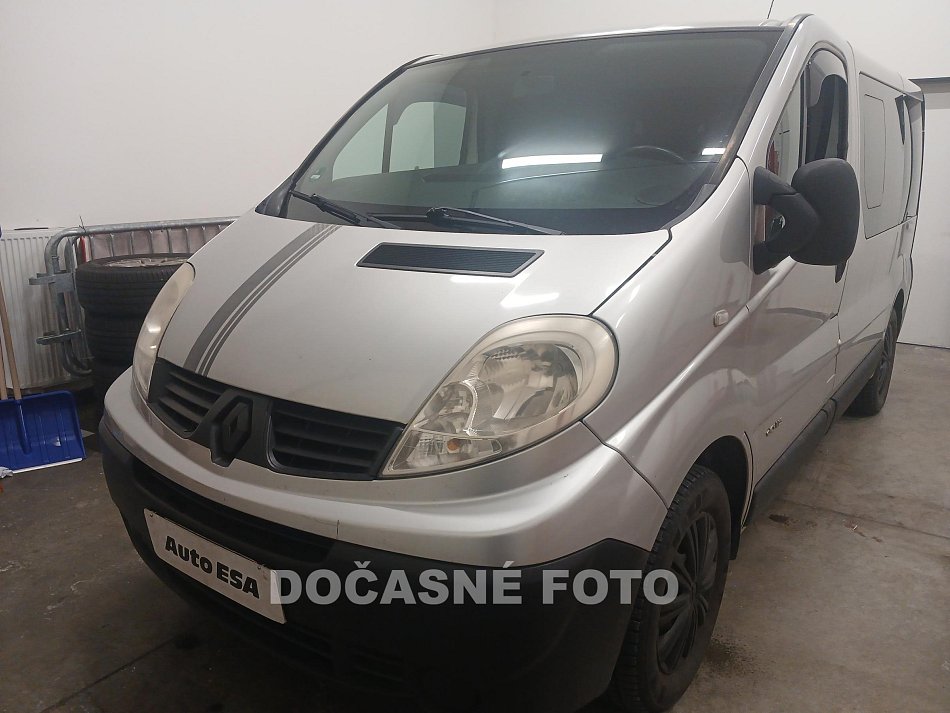Renault Trafic 2.0dCi  8míst