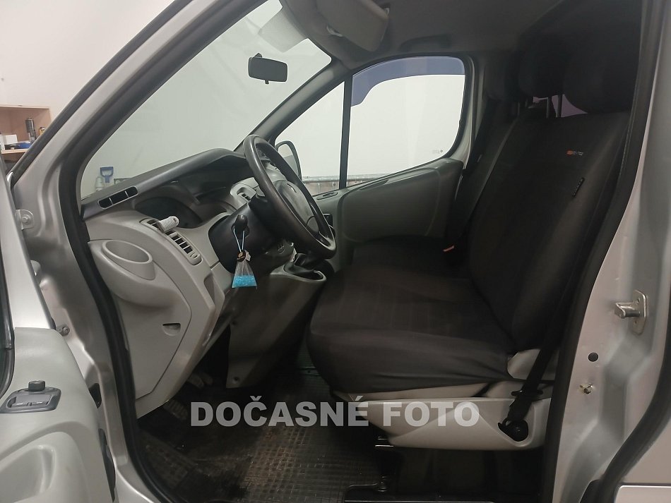 Renault Trafic 2.0dCi  8míst