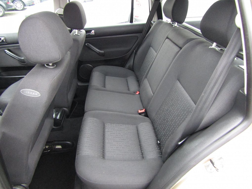 Volkswagen Golf 1.6 16V 