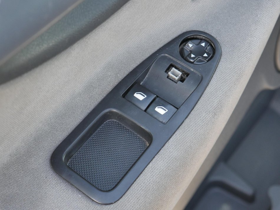 Peugeot Expert 2.0HDi  L2 9míst