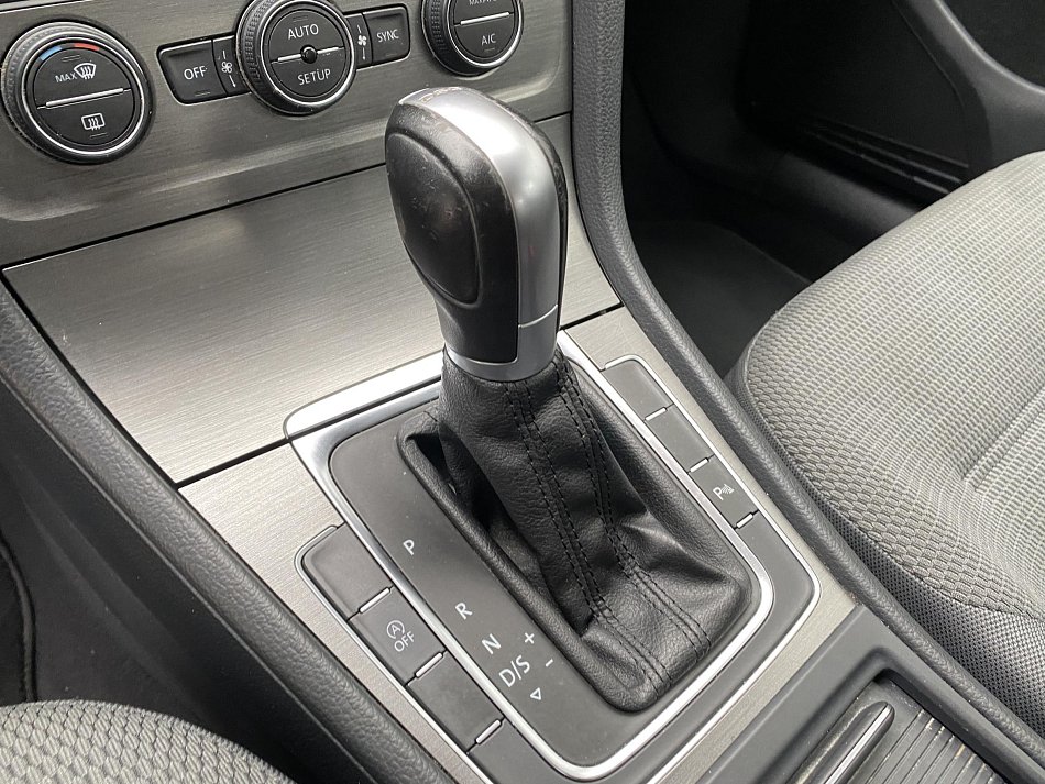 Volkswagen Golf 1.2 TSi Comfortline VII