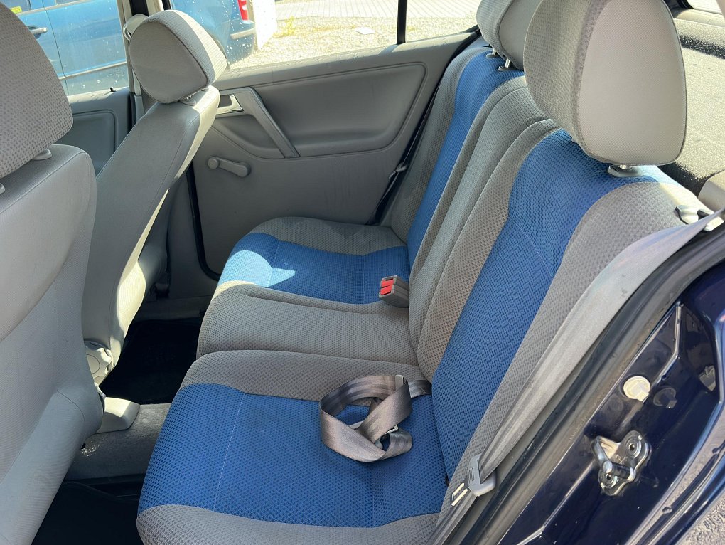 Volkswagen Polo 1.0 i 