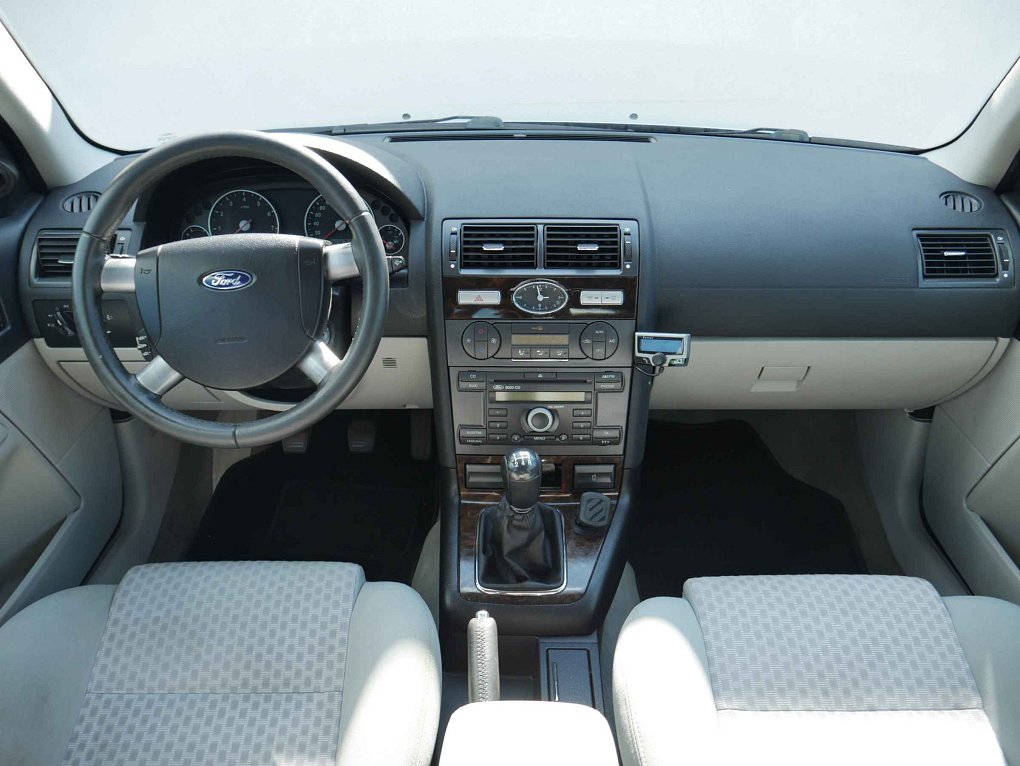 Ford Mondeo 2.0i 
