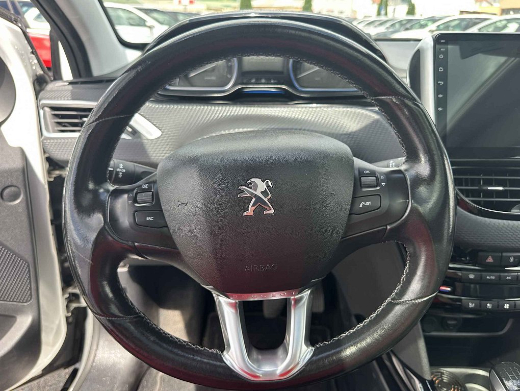 Peugeot 2008 1.2PT 