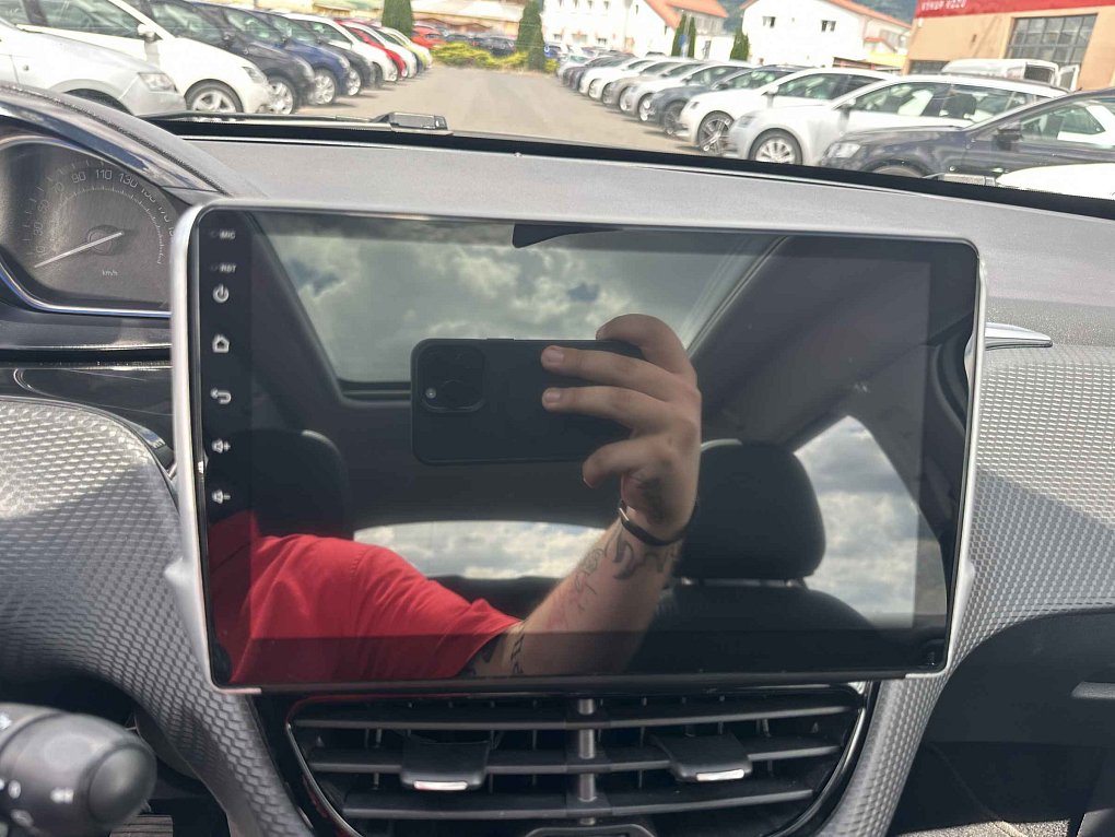 Peugeot 2008 1.2PT 