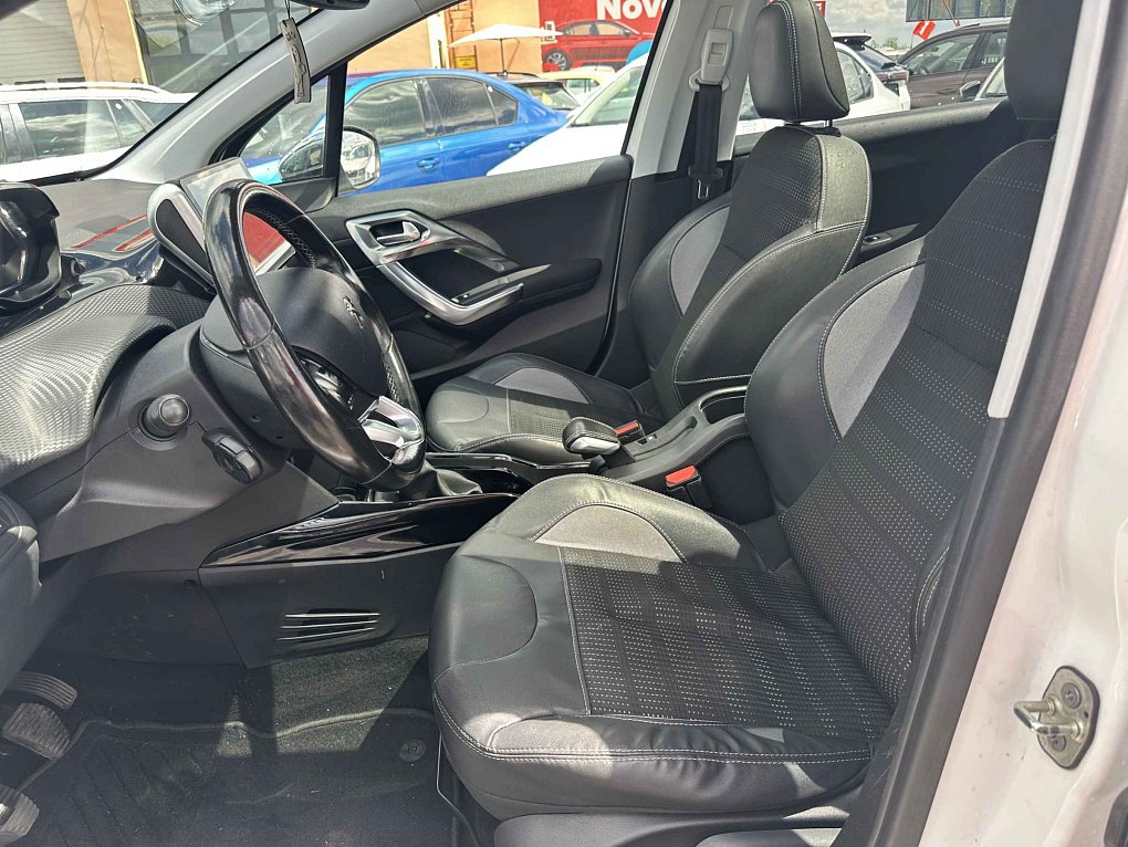 Peugeot 2008 1.2PT 
