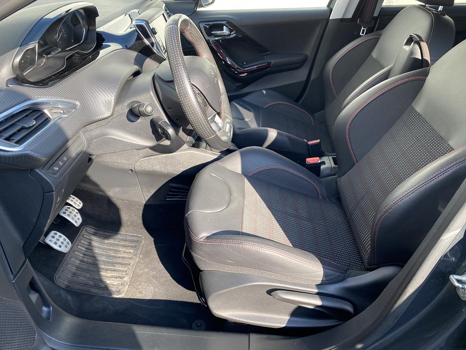 Peugeot 208 1.2 PT GT Line
