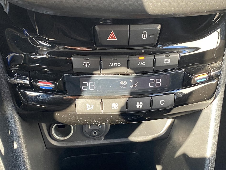 Peugeot 208 1.2 PT GT Line