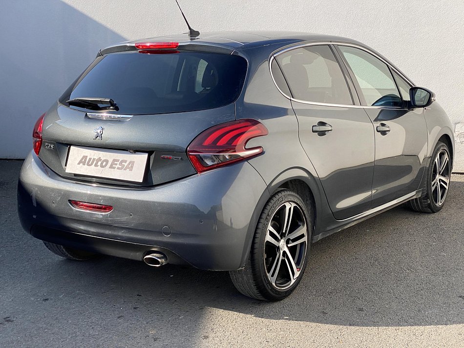 Peugeot 208 1.2 PT GT Line