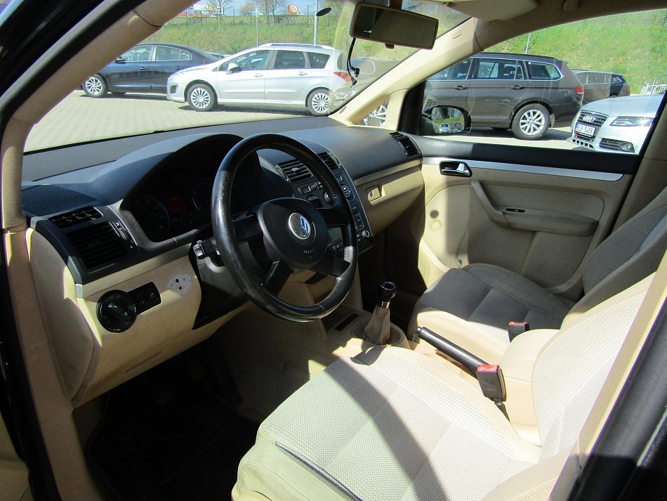 Volkswagen Touran 1.6FSi 