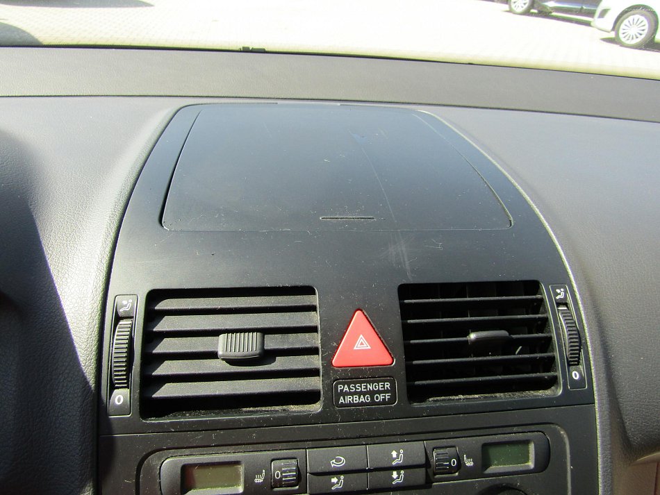 Volkswagen Touran 1.6FSi 