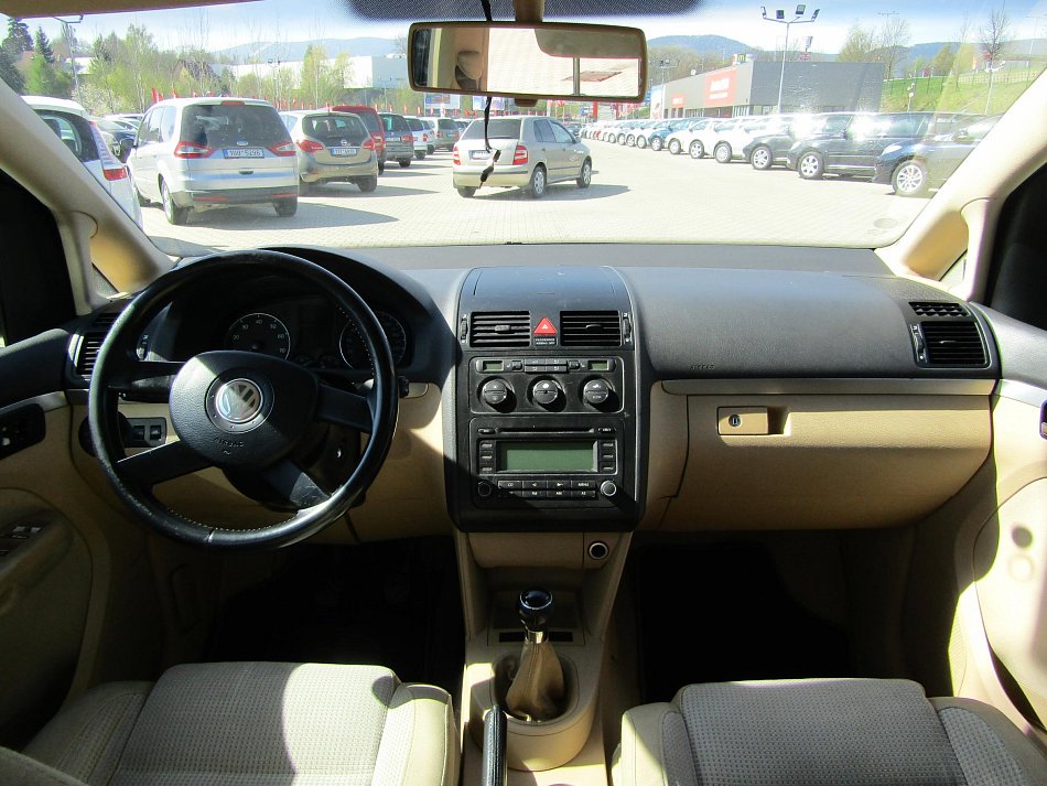 Volkswagen Touran 1.6FSi 
