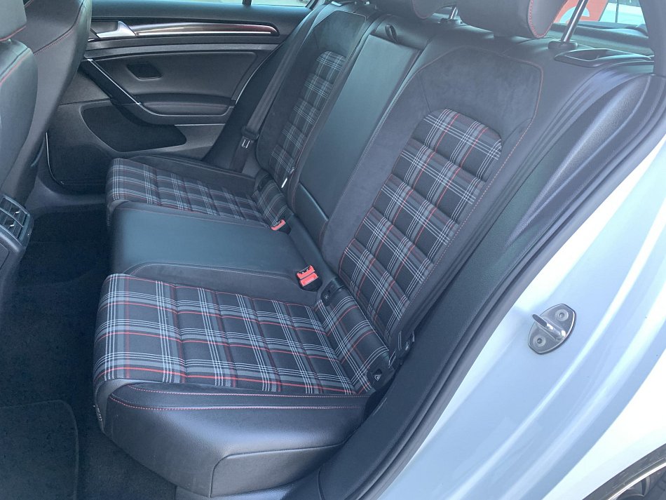 Volkswagen Golf 2.0 TSi GTi