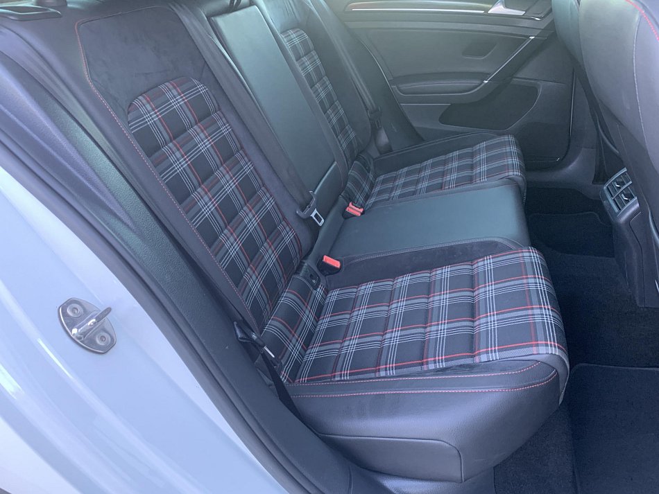 Volkswagen Golf 2.0 TSi GTi