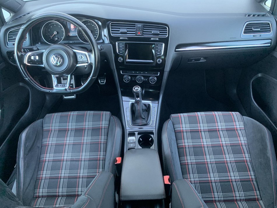 Volkswagen Golf 2.0 TSi GTi