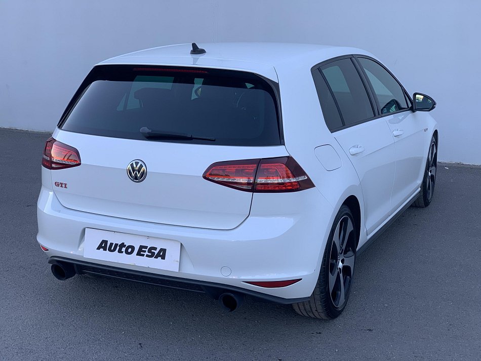 Volkswagen Golf 2.0 TSi GTi