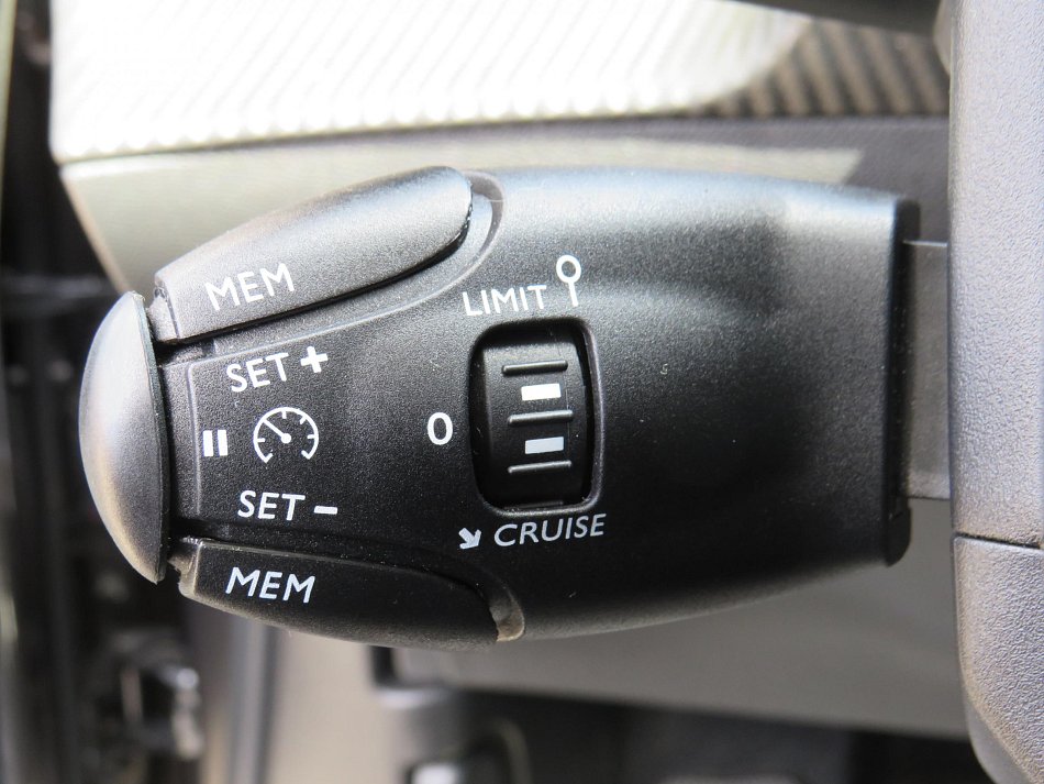 Peugeot 2008 1.2PT Active