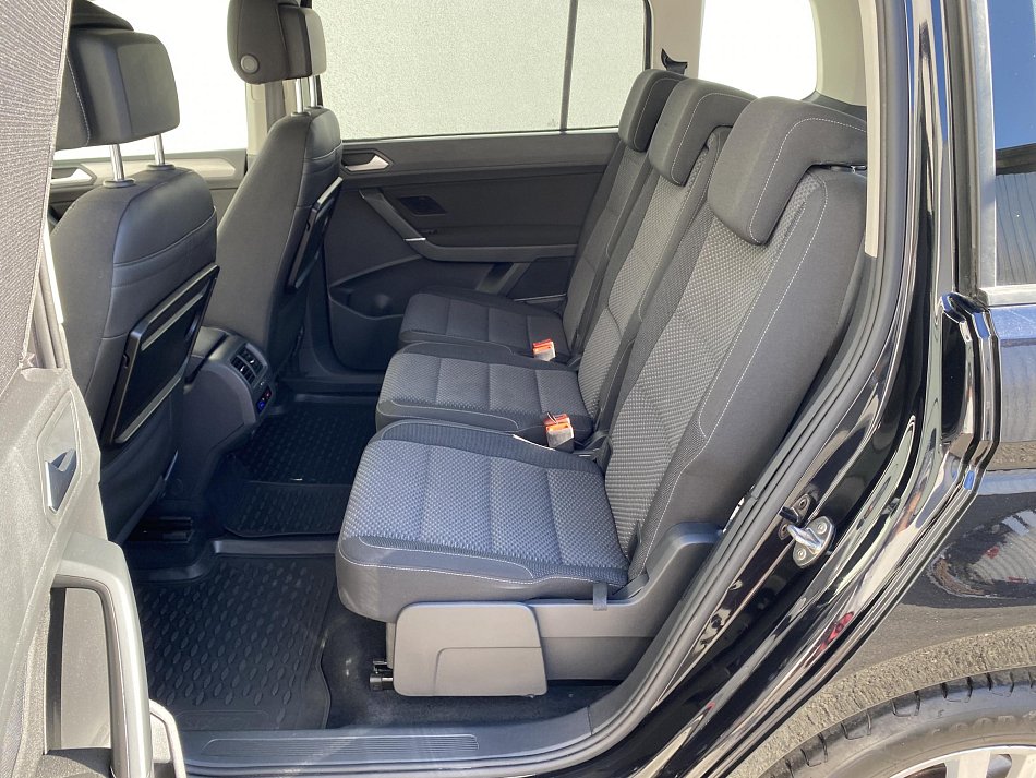 Volkswagen Touran 2.0 TDi 