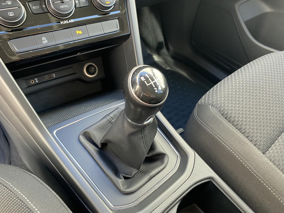 Volkswagen Touran 2.0 TDi 