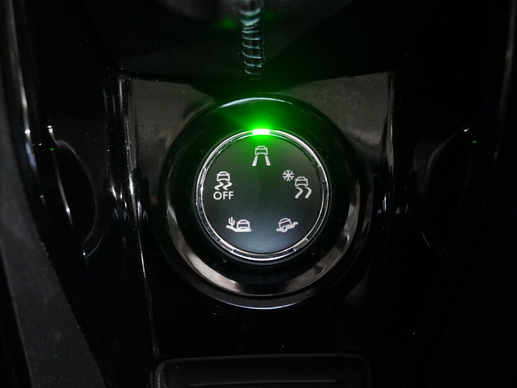 Peugeot 2008 1.2 PT Crossway