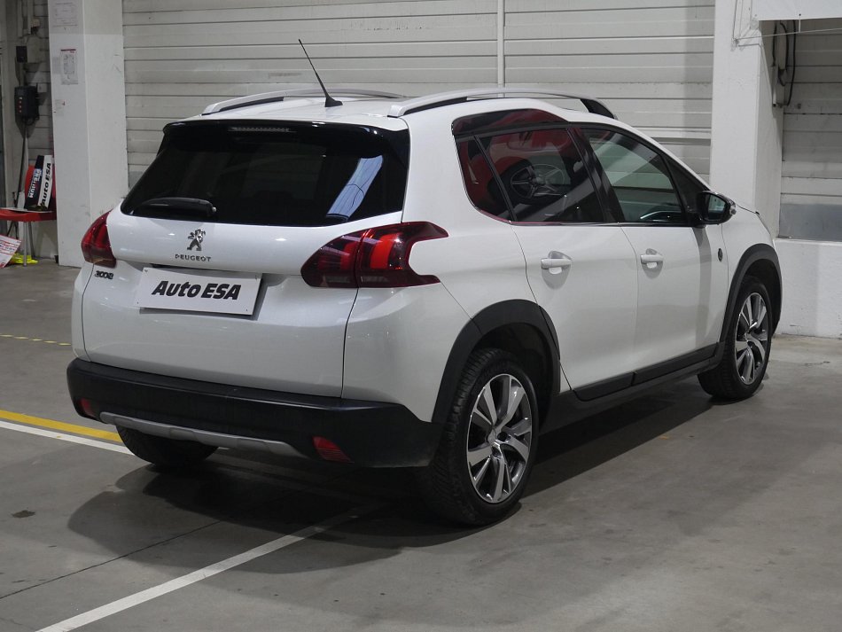 Peugeot 2008 1.2 PT Crossway