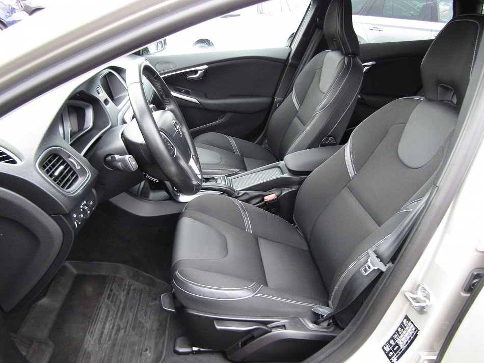 Volvo V40 2.0 D4 